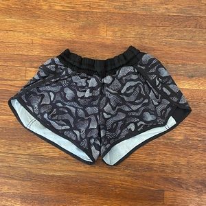 Lululemon tracker shorts
